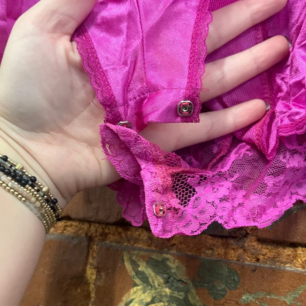 Vintage 90’s Samye Newman Hot Pink Lace Teddy Romper Size Small - Picture 6 of 6